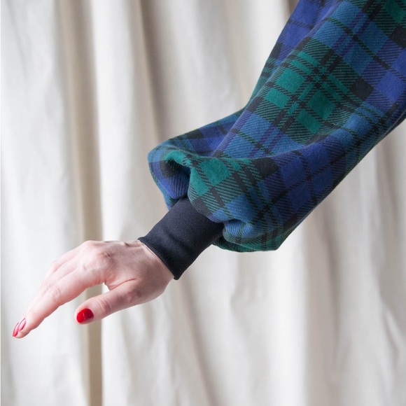 Hannah Isolde “Sigrid” sweatshirt in blackwatch plaid, size xs - Picture 8 of 9